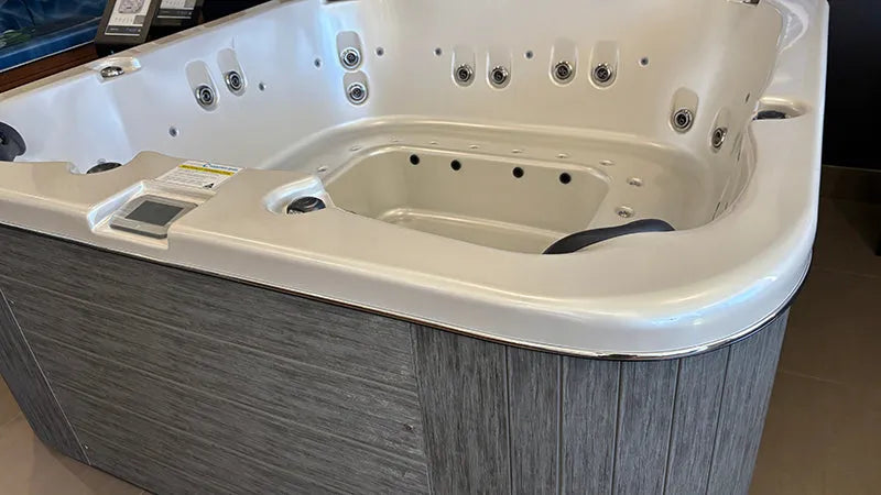 myDelight | 7 Person Spa | Sapphire Spas, Pool World Australia