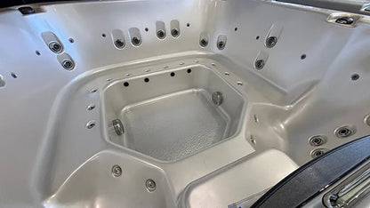 myDelight | 7 Person Spa | Sapphire Spas, Pool World Australia