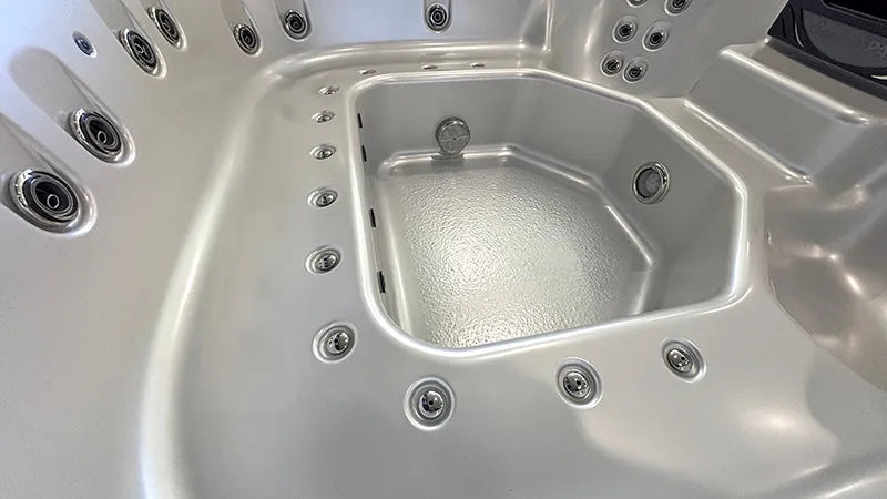 myDelight | 7 Person Spa | Sapphire Spas, Pool World Australia