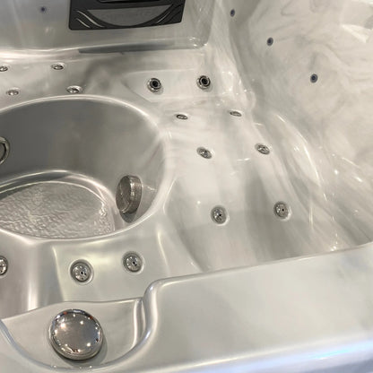 MyOasis | 5 Person Spa | Sapphire Spas, Pool World Australia