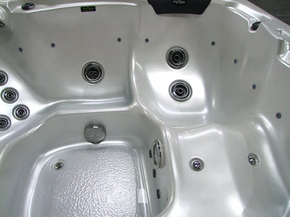 MyFavourite | 6 Person Spa | Sapphire Spas, Pool World Australia